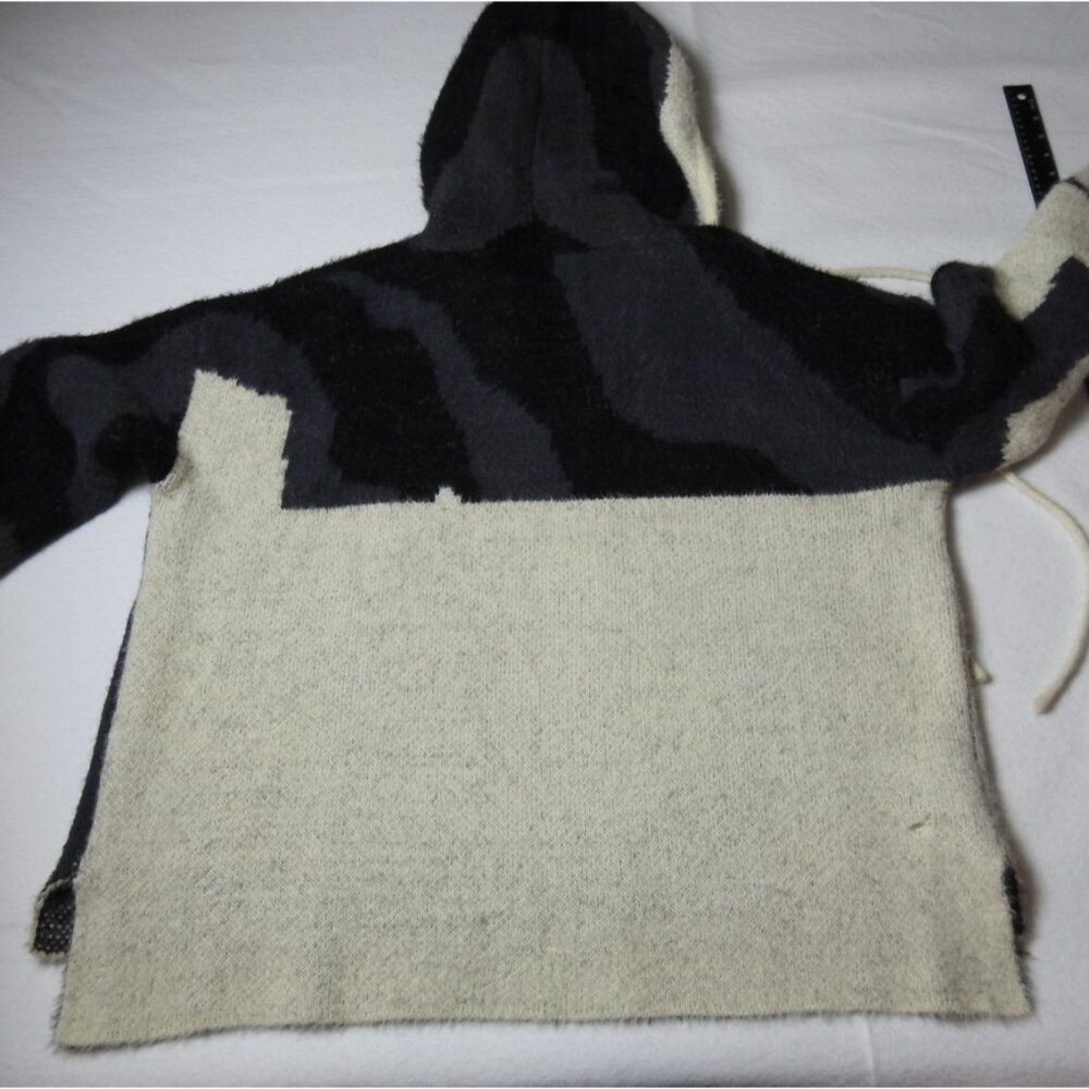 Pol Oversized Fuzzy Hooded Half Zip Sweater Black Cream Abstract Size Small - Picture 9 of 9